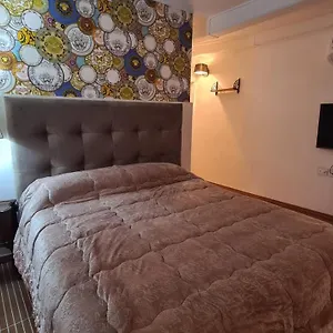 https://hybris-campo-de-fiori.it-romehotels.com